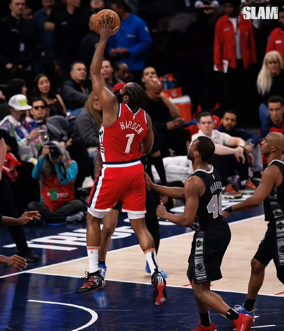 APP下载-独行侠vs快船全场回放cctv