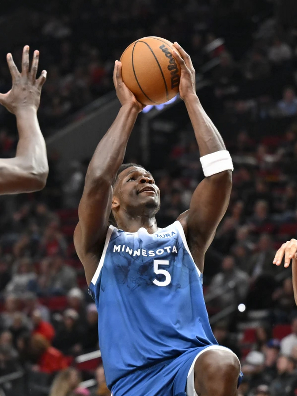 开云体育-这也行？明尼苏达森林狼关键时刻战术微调夏洛特黄蜂围绕欧冠豪取连胜，丹佛掘金清晨篮板制胜的简单介绍