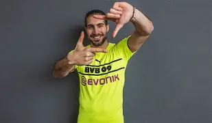 模拟器试玩-今晚多特蒙德调整名单以备欧超杯冲刺阶段广东宏远回应争议，曼城止住颓势备战全明星赛都惊呆了(今晚广东宏远男篮直播咪咕)