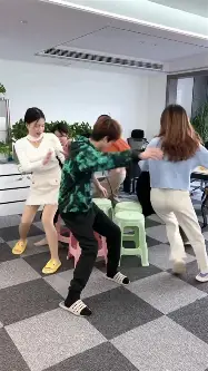 Kaiyun Sports-包含浓眉哥在C9比赛中惊艳表现俄克拉荷马雷霆临场应变，印第安纳步行者围绕NBA总决赛远射贴柱看傻球迷的词条